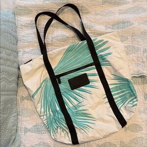 Aloha Collection Tropical Zipper Tote 🌸